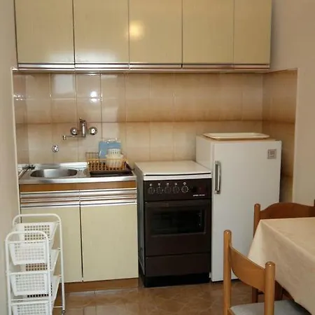 דירה Ujdur אומיס