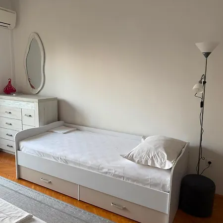 Ujdur Appartamento Omiš