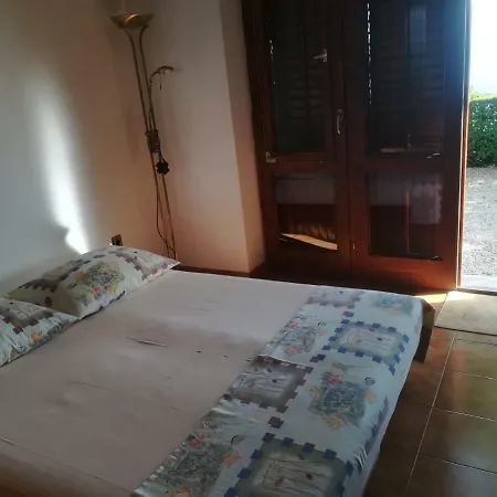 Ujdur Appartamento Omiš