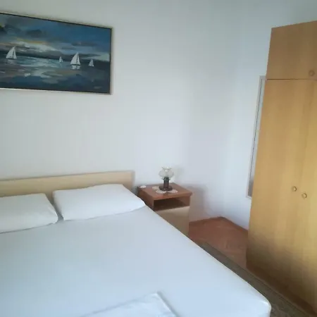 Ujdur Appartamento Omiš