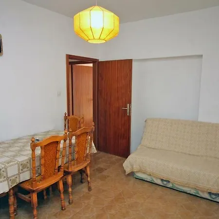 Apartment Ujdur