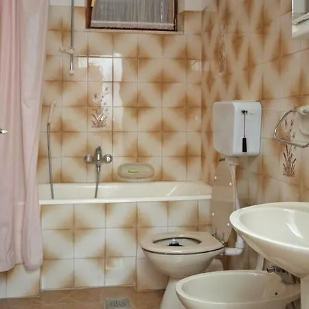 Apartment Ujdur *