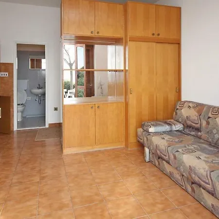 Ujdur Apartment *