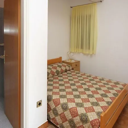 Apartment Ujdur *