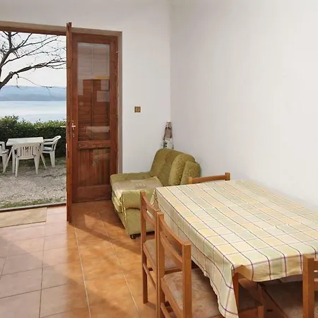Ujdur Apartment *