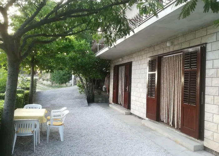 Ujdur Appartement Omiš