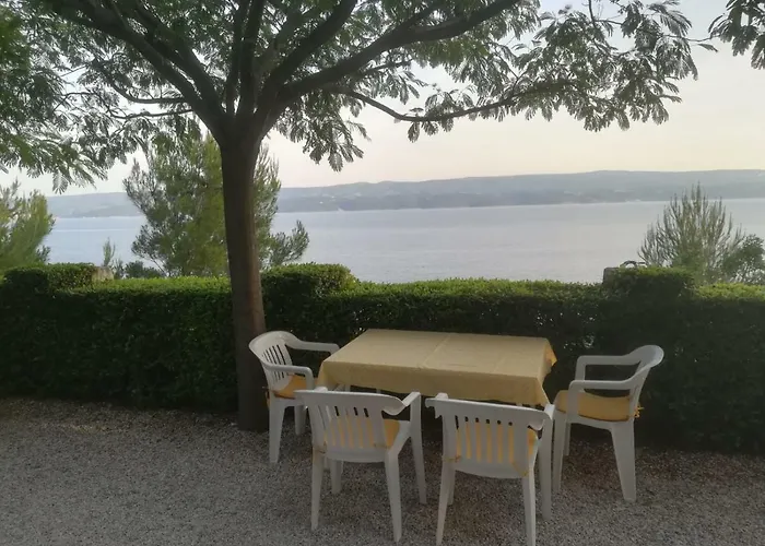 아파트 Ujdur 오미스