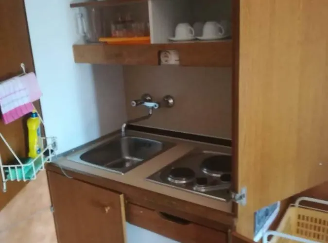 아파트 Ujdur 오미스